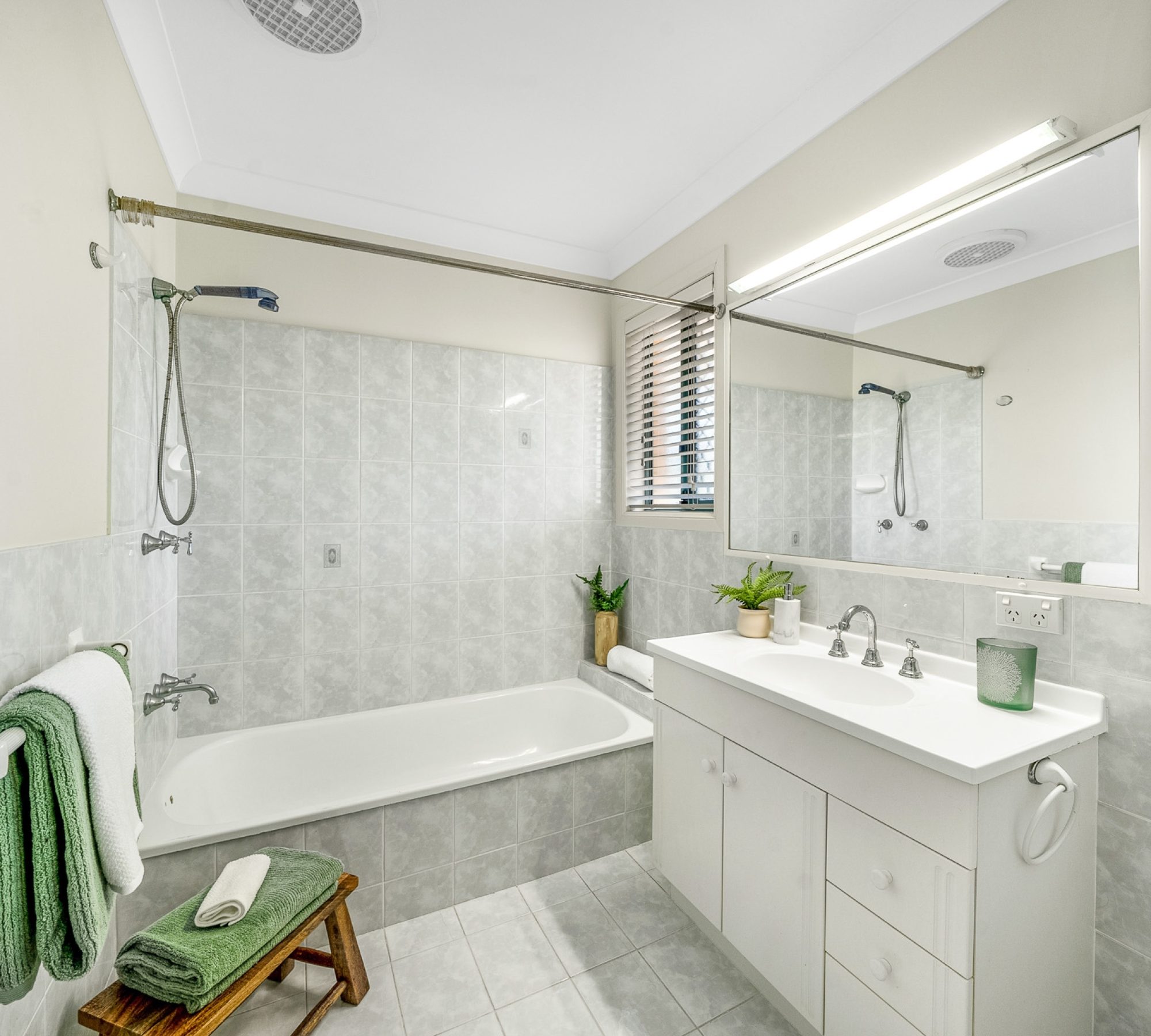 66205b14-228b-41ed-8b52-be4dc14e768d-Labrador-2026-02-18-103313-7